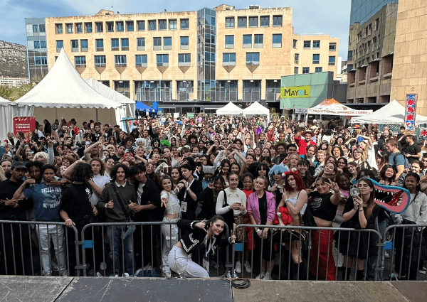 K-POP RANDOM PLAY DANCE